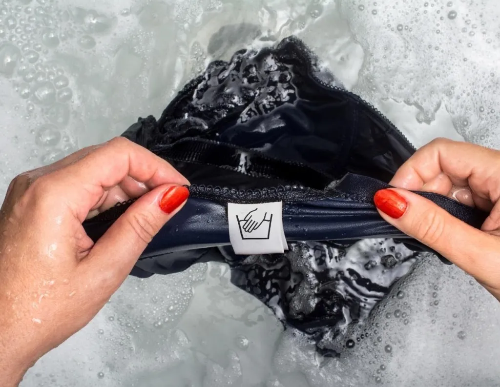 Cara Mencuci Jersey dengan Tangan