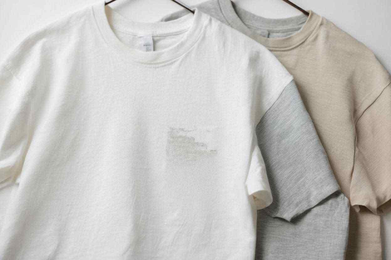 Contoh hasil bahan sablon yang bagus pada kaos dengan warna tajam dan detail rapi